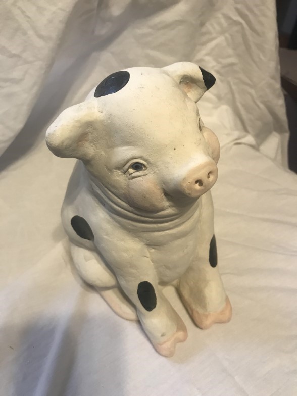 Spotted pig 9" tall